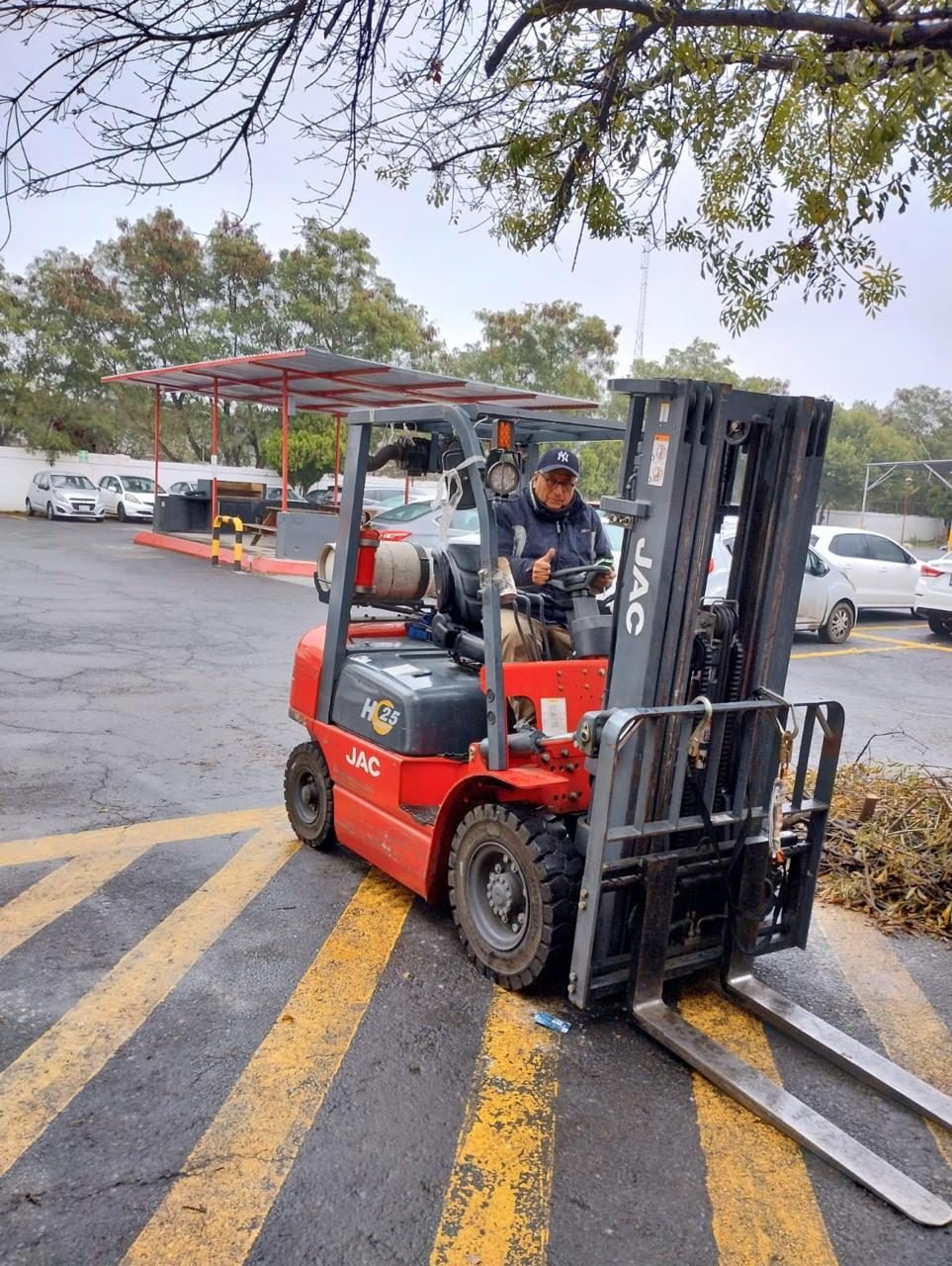 Montacargas DOCARS en operación